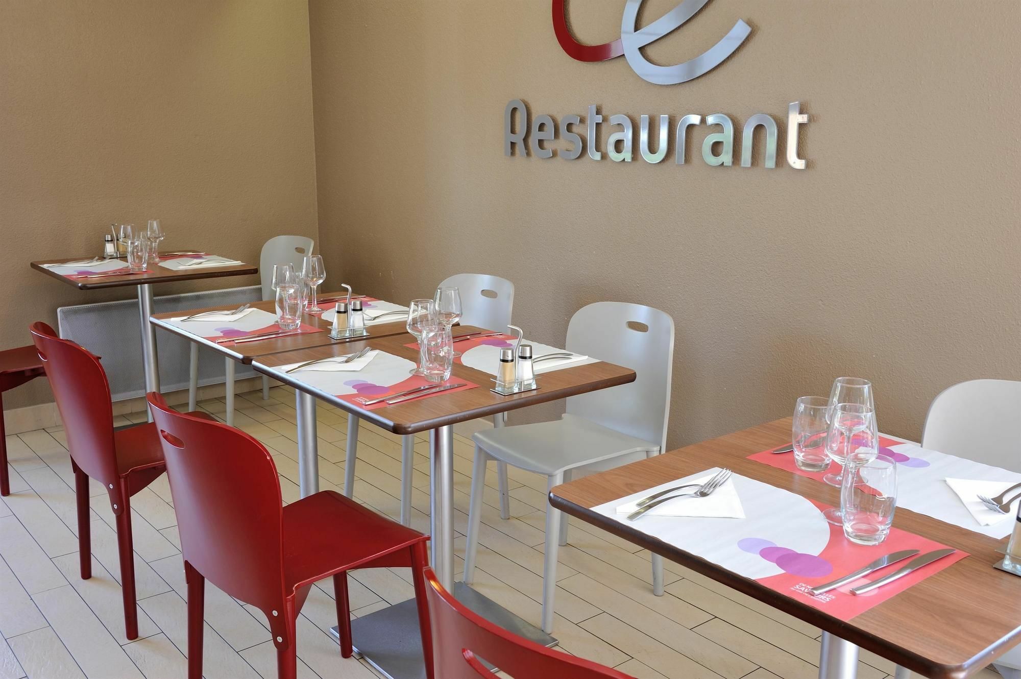 Campanile Saint-etienne Est- Hotel 3*