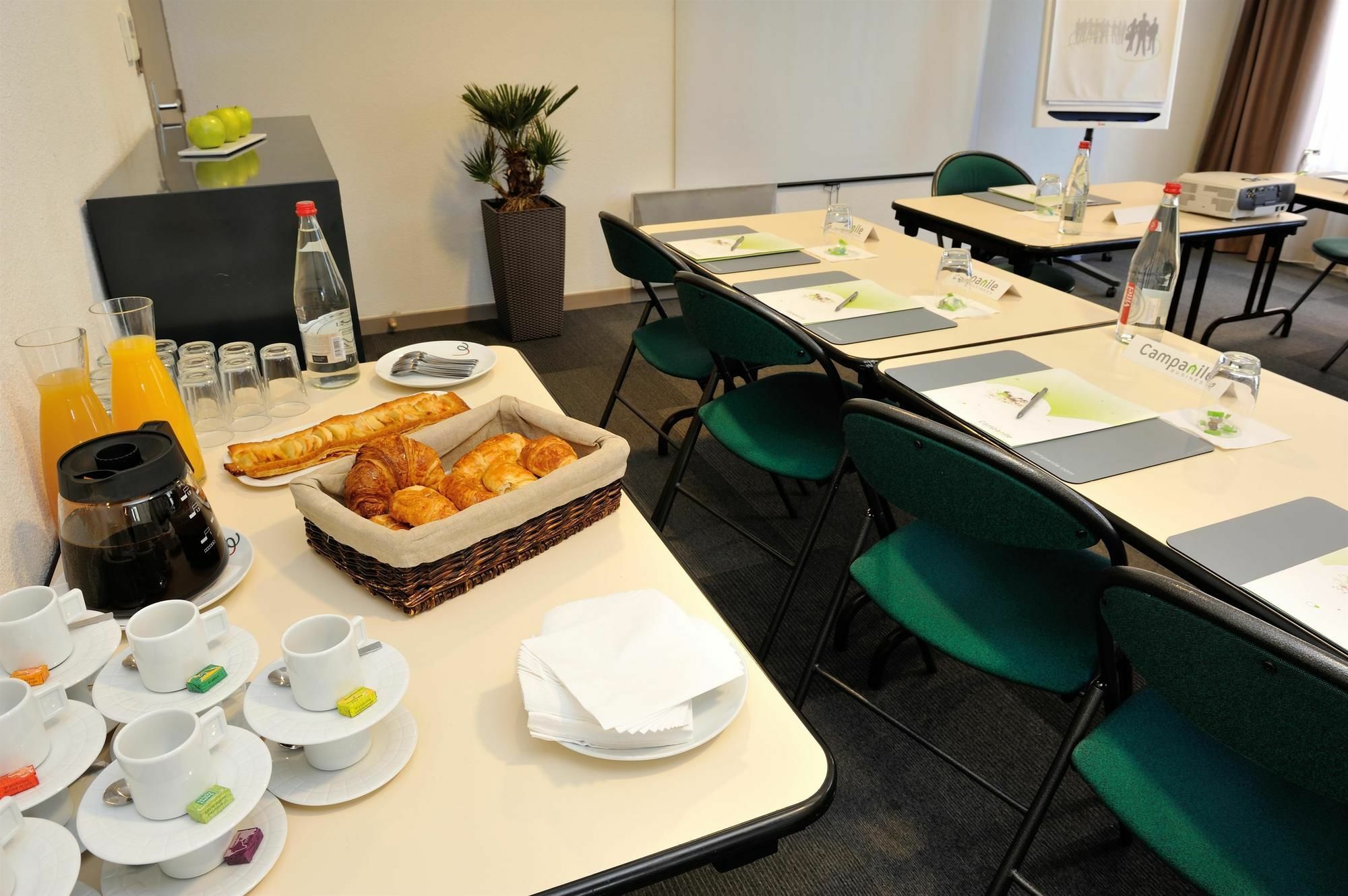 Campanile Saint-etienne Est- Hotel 3*
