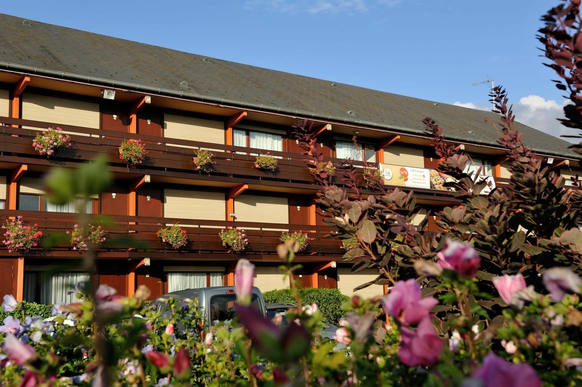 Campanile Saint-etienne Est- Hotel 3*