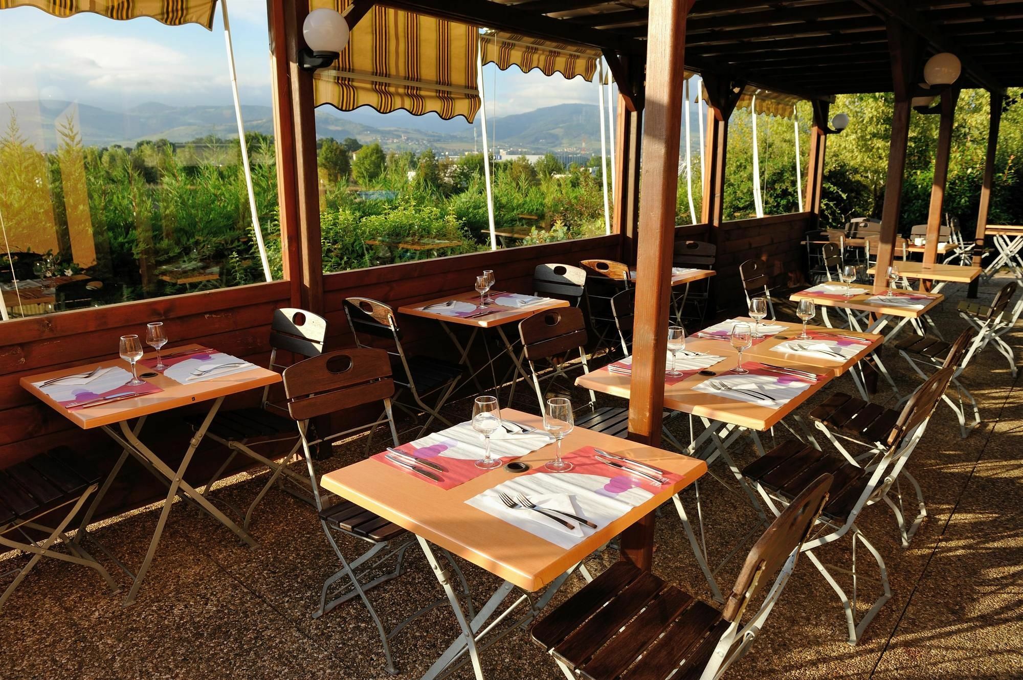 Hotel Campanile Saint-etienne Est- 3*